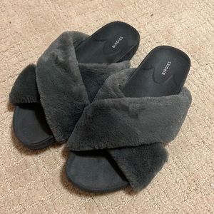 Birdies Slippers Size 7.5